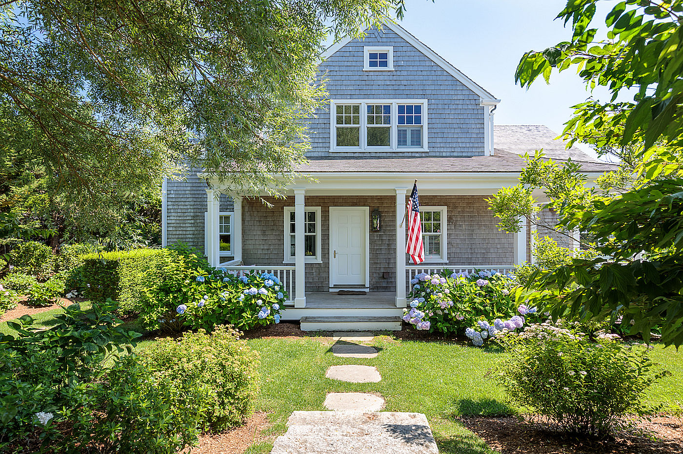 94 Cliff Road Nantucket MA