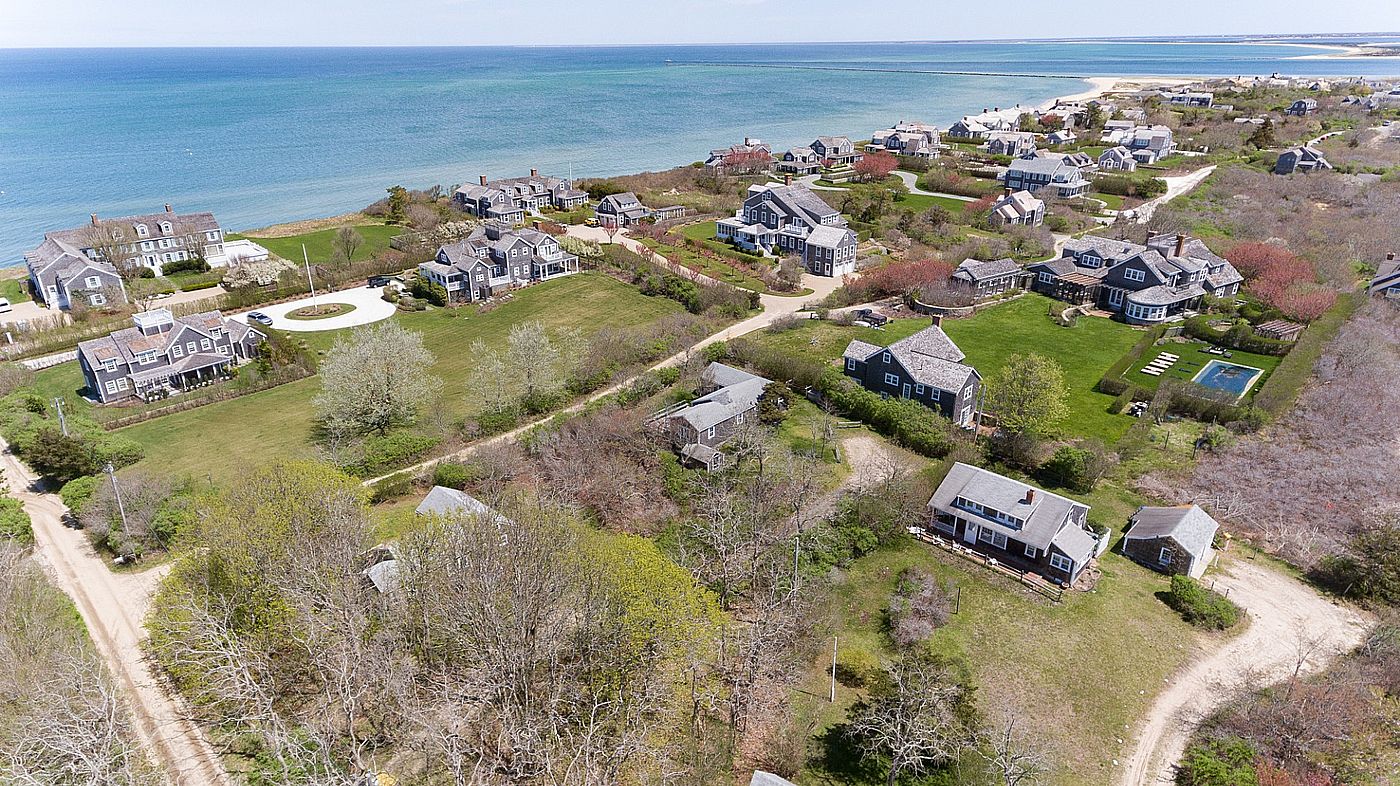 17 Hinckley Lane Nantucket MA