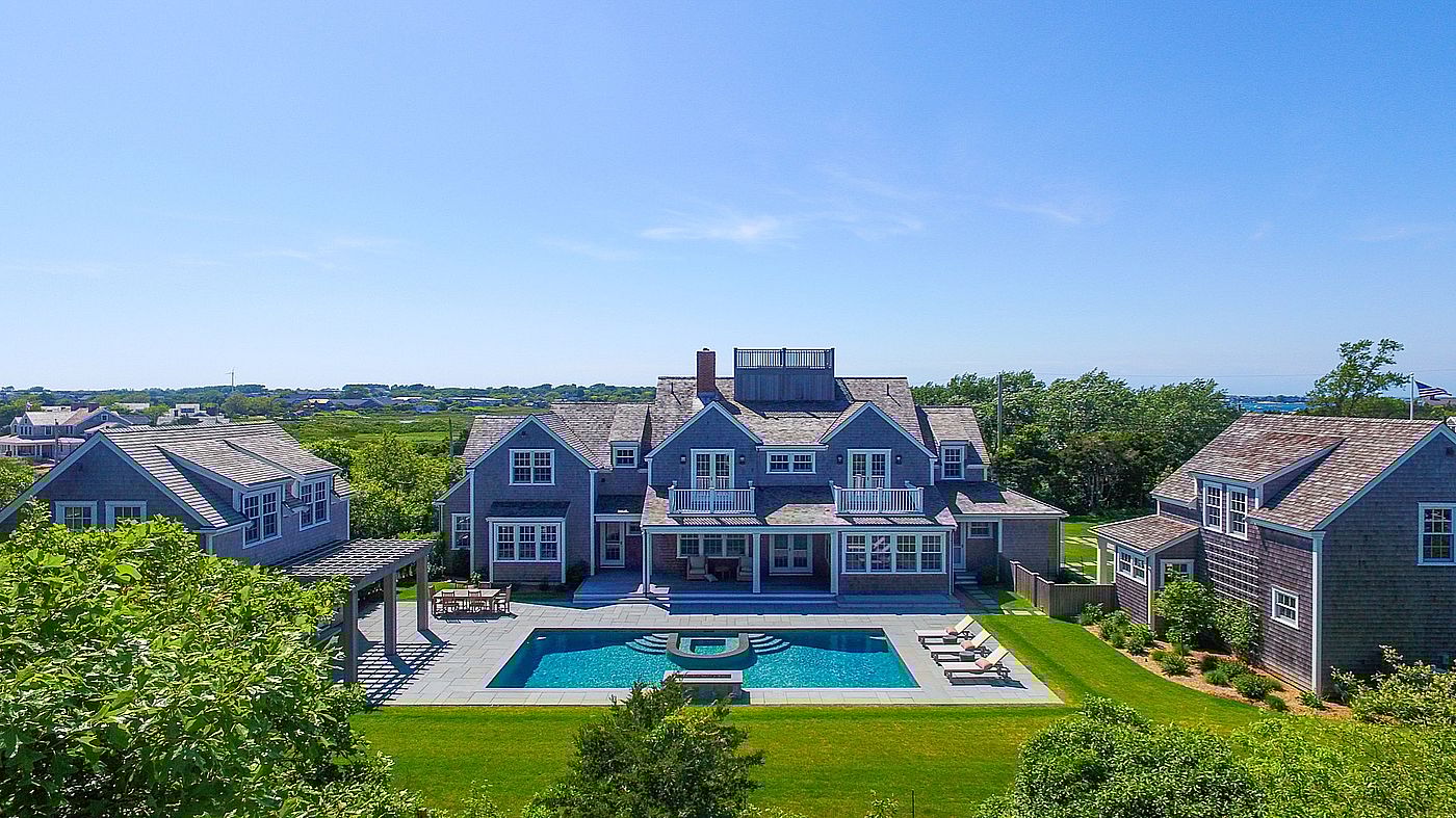 27 Monomoy Road Nantucket MA