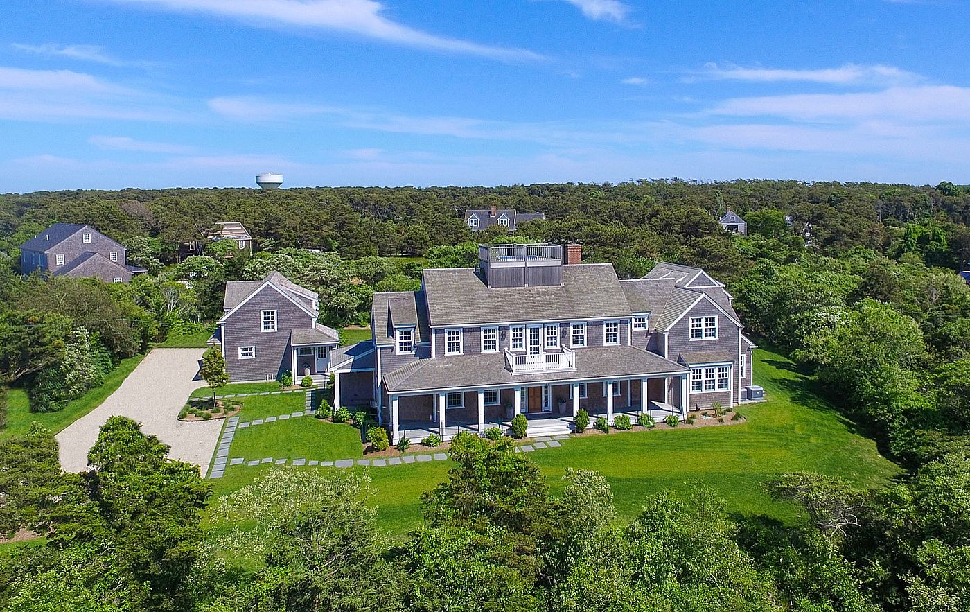 27 Monomoy Road Nantucket MA