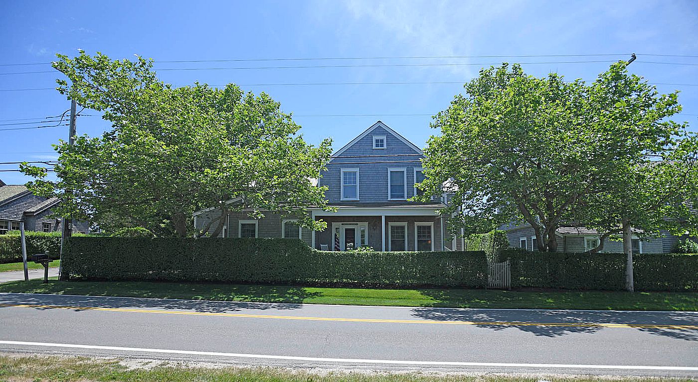 82 A Cliff Road Nantucket MA