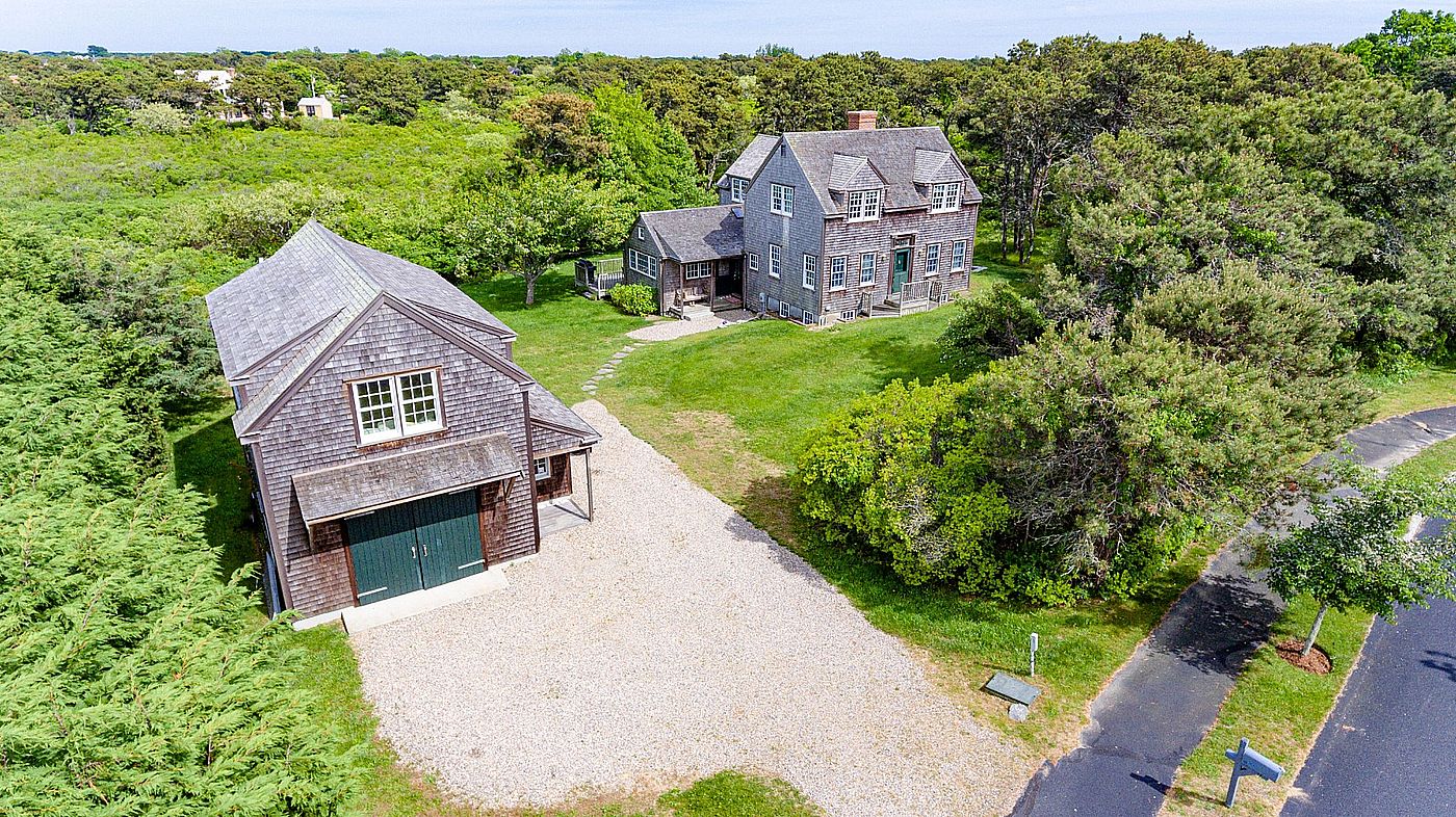 5 High Brush Path Nantucket MA