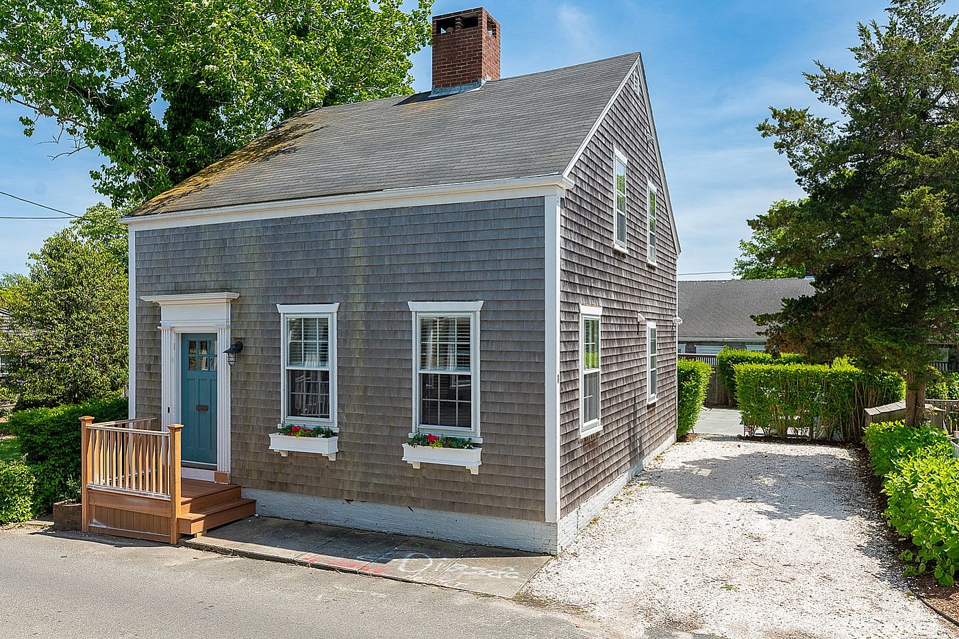 8 East Dover Street Nantucket MA
