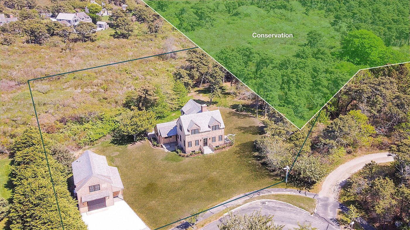 5 High Brush Path Nantucket MA