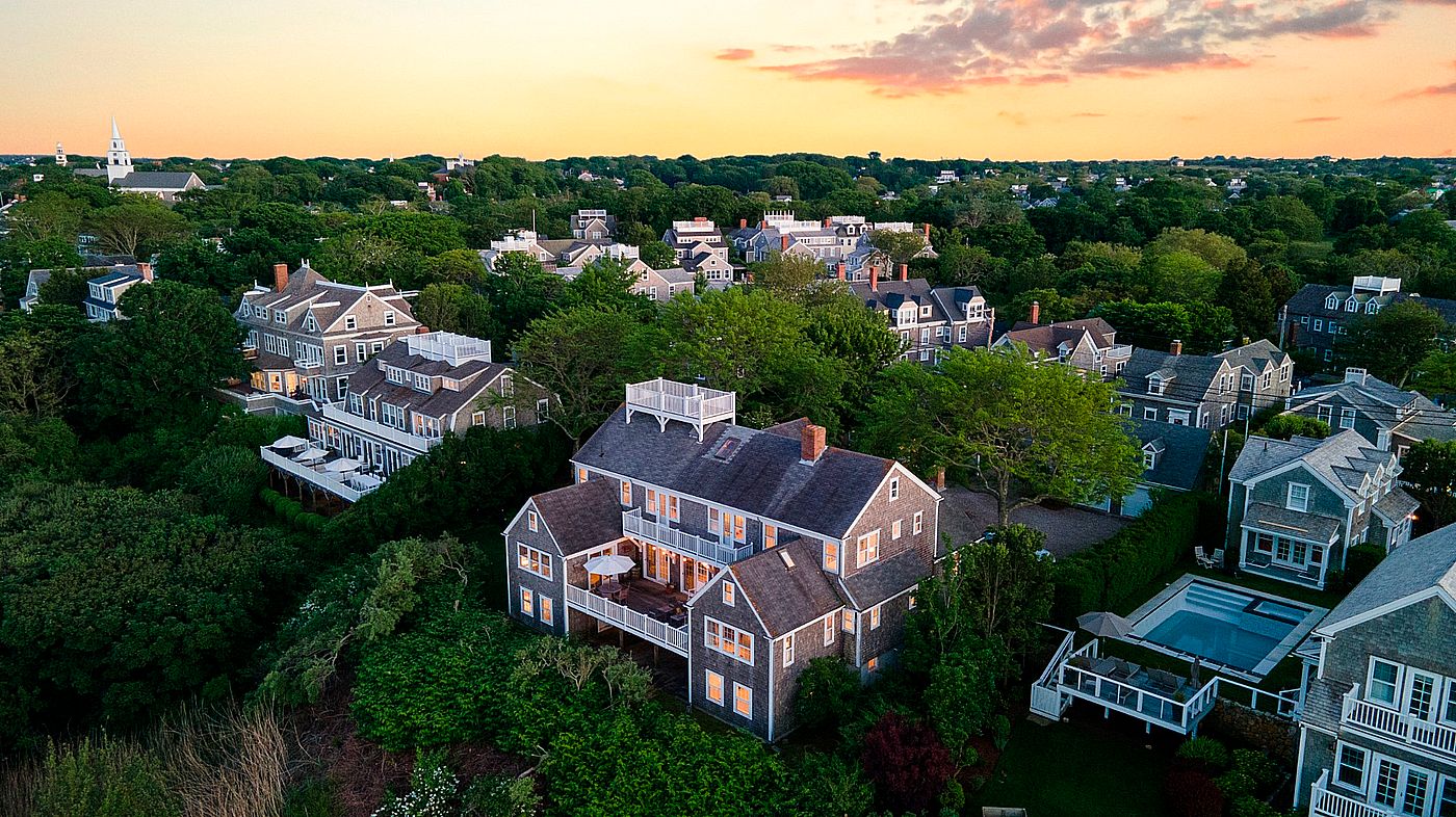 33 Cliff Road Nantucket MA