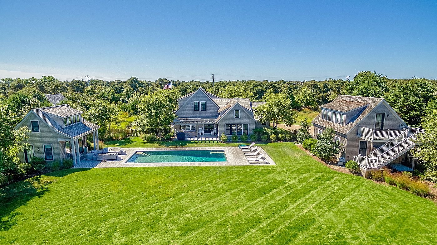 106 Surfside Road Nantucket MA