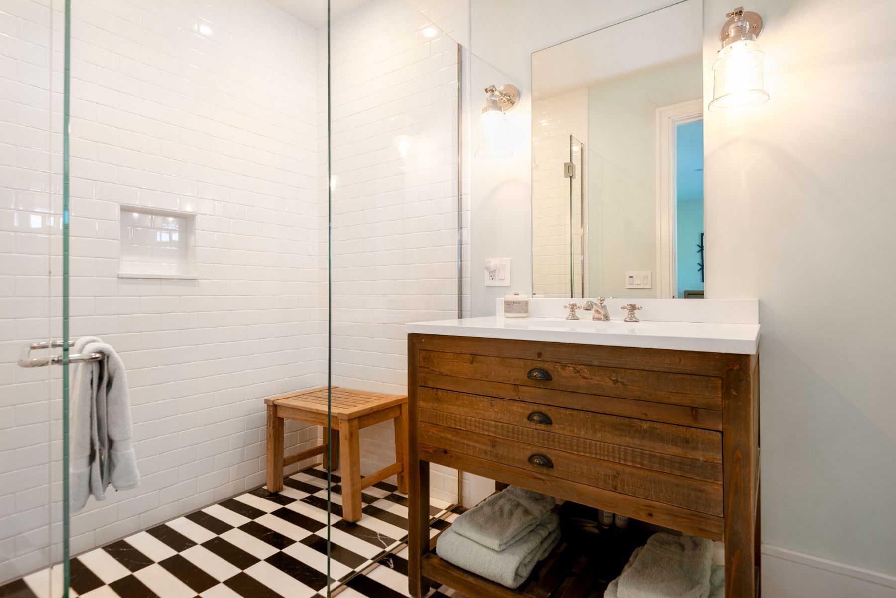 36 Warrens Landing Road