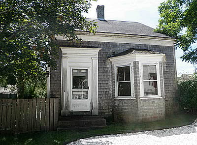 2 Cottage Court