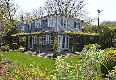 2 Howard Court