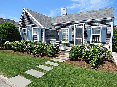 5 East Lincoln Avenue