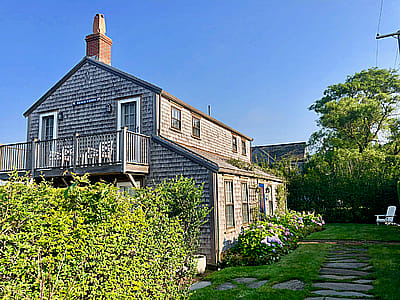 33 Crooked Lane