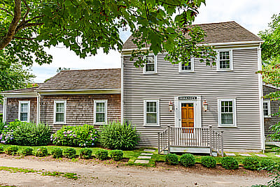 7 Angola Street