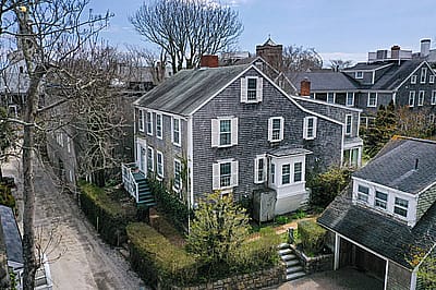 4 Rays Court