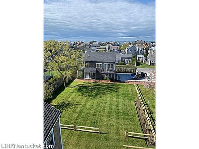 4 East Lincoln Avenue