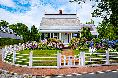 18 Cliff Road