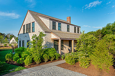 8A Hawthorne Lane