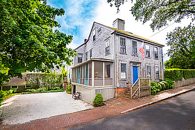 10 Quince Street