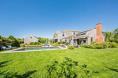 16 Ellens Way