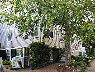 10 Gay Street