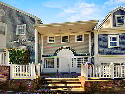 7F Bayberry Court