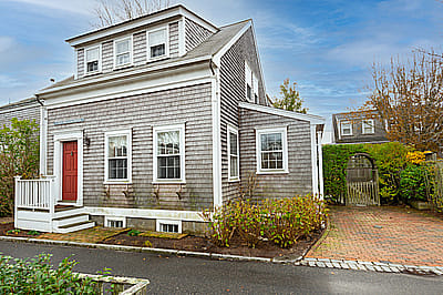8 Jefferson Lane