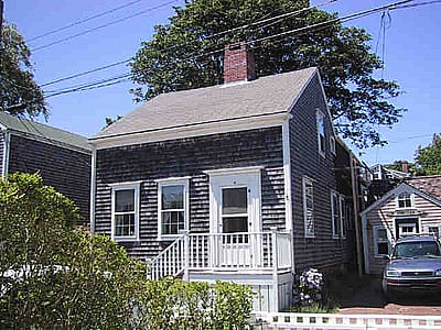 5 Lyons Street