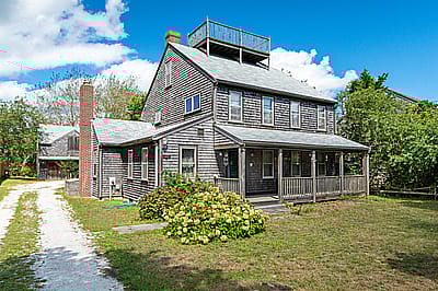 17 Bartlett Road