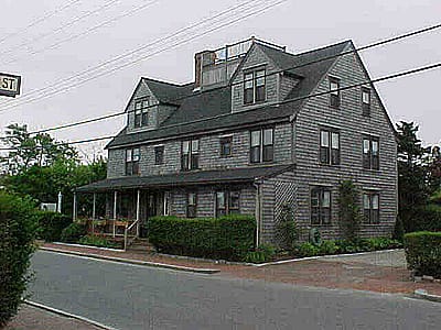 6 North Beach Street