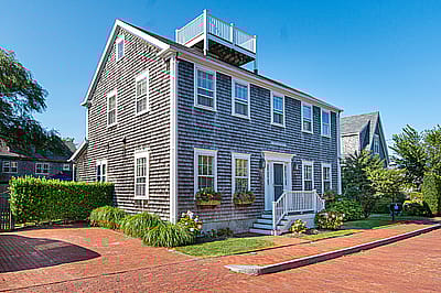3 Dolphin Court