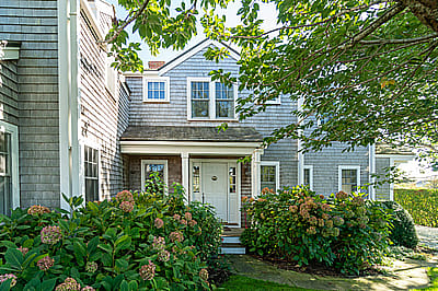 16 Aurora Way