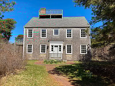 7 White Street