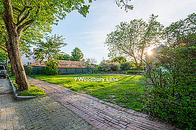 9 Woodbury Lane