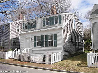 9 Lily Street
