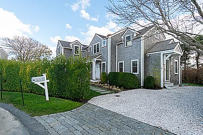 16 Aurora Way