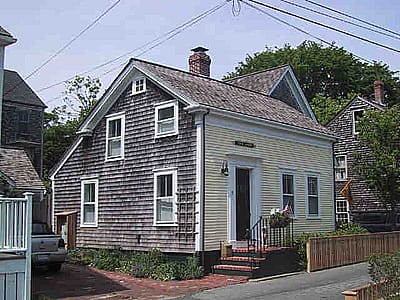 3 Lyon Street