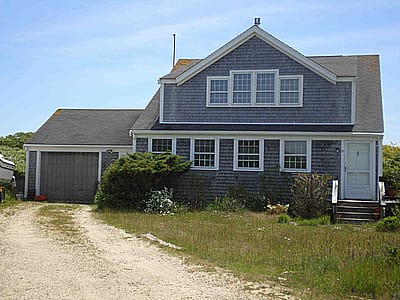 32 Exeter Street