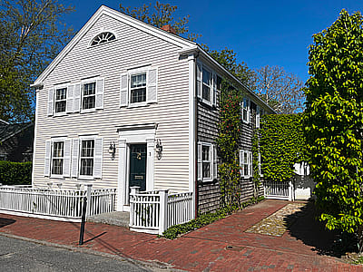 3 Howard Street