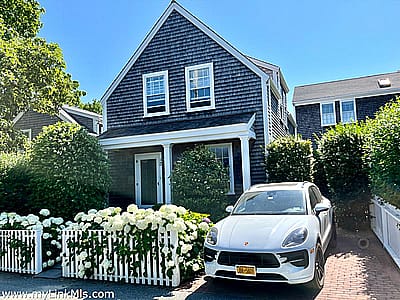 3 Lowell Place