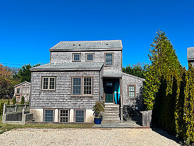 10 Bartlett Road