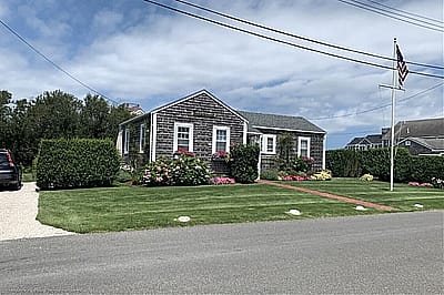  27 East Lincoln Avenue