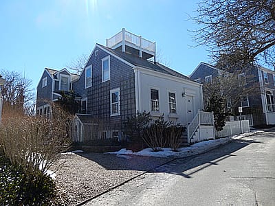  2 Flora Street
