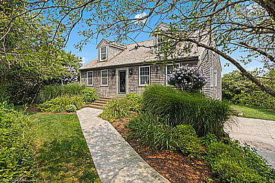  8 Heath Lane