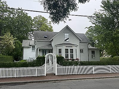  38 Pleasant Street